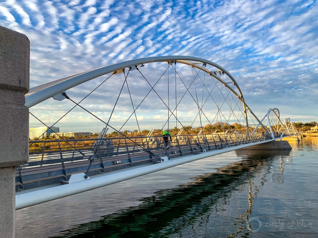 Tempe cleaned up and dammed a dry section of the Salt River, filled it with reclaimed water, and in 1999 opened 2 mile-long Town Lake, a signature recreational asset at the heart of the city. Photo © Keith Schneider / Circle of Blue